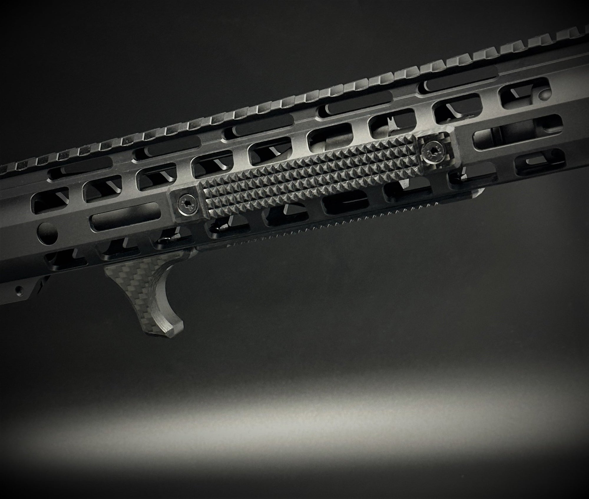 carbon fiber m-lok rail cover kit mounted on ar-15 handguard